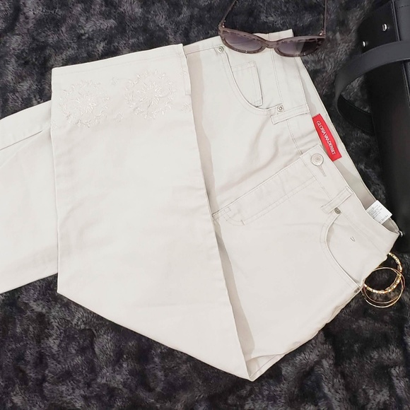 Gloria Vanderbilt Straight Cut Cropped Jeans-8P - Picture 7 of 8